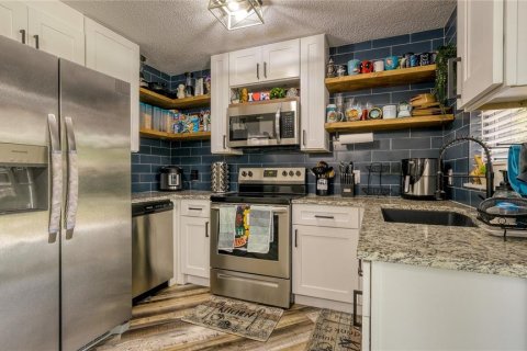 House in Winter Haven, Florida 3 bedrooms, 91.51 sq.m. № 1616151 - photo 13