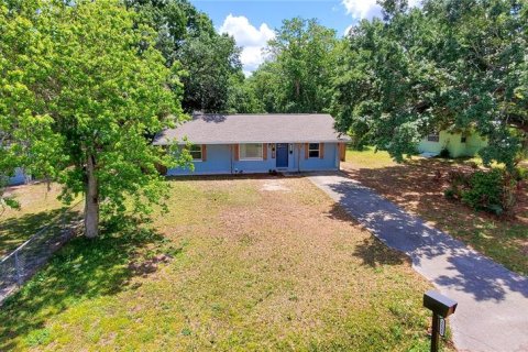 House in Winter Haven, Florida 3 bedrooms, 91.51 sq.m. № 1616151 - photo 1