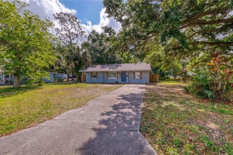 House in Winter Haven, Florida 3 bedrooms, 91.51 sq.m. № 1616151 - photo 4