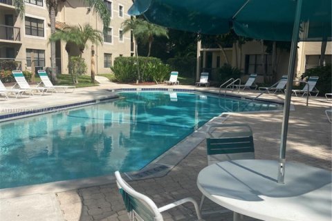 Condominio en alquiler en Pompano Beach, Florida, 2 dormitorios, 74.32 m2 № 1967988 - foto 1