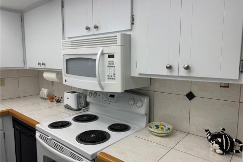 Condo in Port Charlotte, Florida, 2 bedrooms  № 1765936 - photo 6