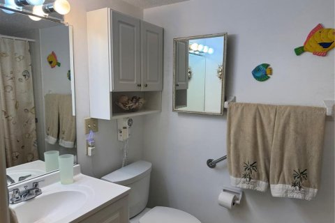 Condo in Port Charlotte, Florida, 2 bedrooms  № 1765936 - photo 8
