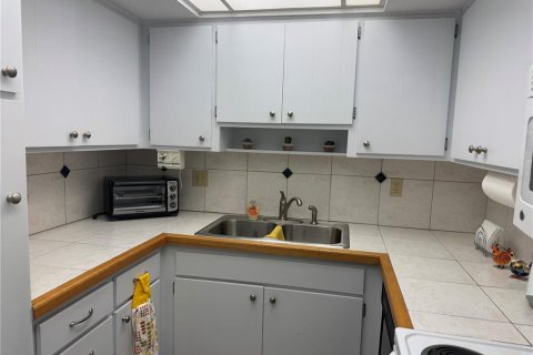Condo in Port Charlotte, Florida, 2 bedrooms  № 1765936 - photo 5