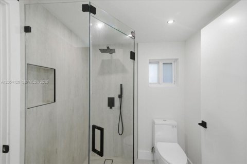Villa ou maison à vendre à Miami, Floride: 5 chambres, 190.36 m2 № 2186386 - photo 26