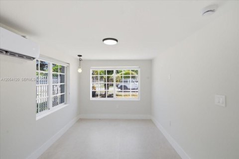 Villa ou maison à vendre à Miami, Floride: 5 chambres, 190.36 m2 № 2186386 - photo 29