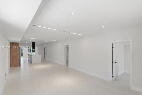Villa ou maison à vendre à Miami, Floride: 5 chambres, 190.36 m2 № 2186386 - photo 9