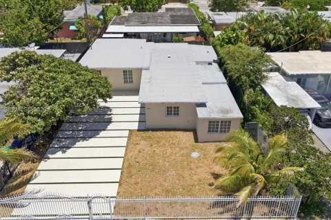 Villa ou maison à vendre à Miami, Floride: 5 chambres, 190.36 m2 № 2186386 - photo 8