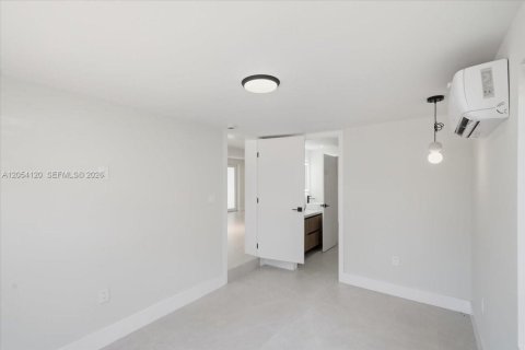 Villa ou maison à vendre à Miami, Floride: 5 chambres, 190.36 m2 № 2186386 - photo 28