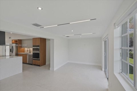 Villa ou maison à vendre à Miami, Floride: 5 chambres, 190.36 m2 № 2186386 - photo 20