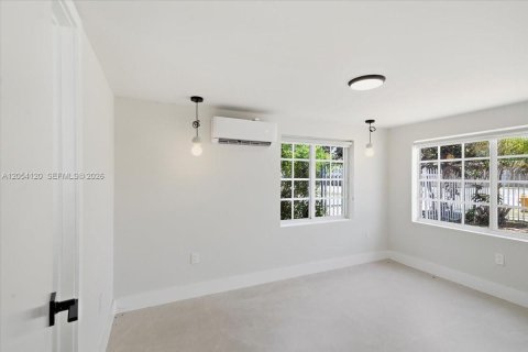 Villa ou maison à vendre à Miami, Floride: 5 chambres, 190.36 m2 № 2186386 - photo 30