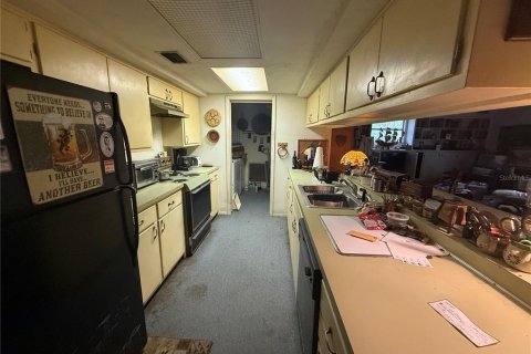 Casa en venta en Umatilla, Florida, 3 dormitorios, 188.78 m2 № 2123348 - foto 6