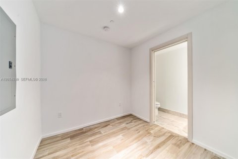 Copropriété à louer à Miami, Floride: 2 chambres, 103.96 m2 № 2168770 - photo 12