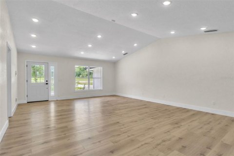House in Ormond Beach, Florida 3 bedrooms, 171.59 sq.m. № 1689770 - photo 6