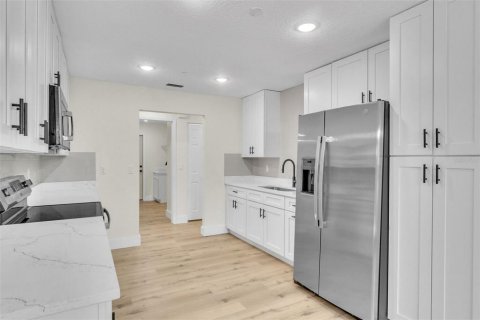 House in Ormond Beach, Florida 3 bedrooms, 171.59 sq.m. № 1689770 - photo 16