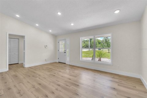 House in Ormond Beach, Florida 3 bedrooms, 171.59 sq.m. № 1689770 - photo 12