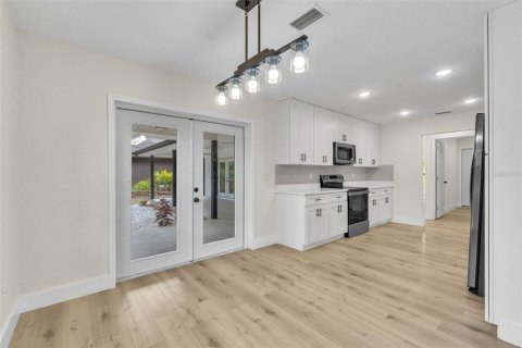 House in Ormond Beach, Florida 3 bedrooms, 171.59 sq.m. № 1689770 - photo 18