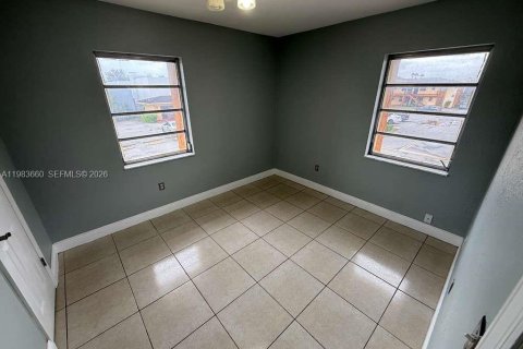 Снять в аренду кондоминиум в Опа-Локка, Флорида 3 спальни, 95.13м2, № 2049440 - фото 10