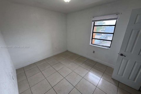 Снять в аренду кондоминиум в Опа-Локка, Флорида 3 спальни, 95.13м2, № 2049440 - фото 11