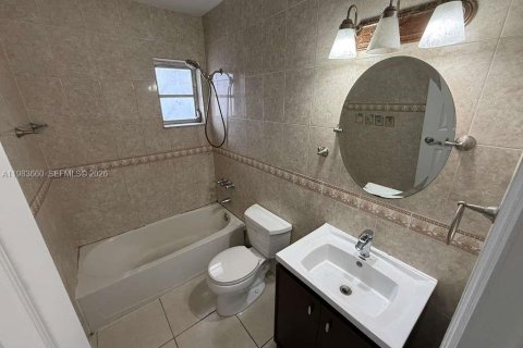 Снять в аренду кондоминиум в Опа-Локка, Флорида 3 спальни, 95.13м2, № 2049440 - фото 6