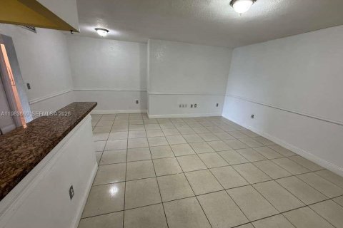 Снять в аренду кондоминиум в Опа-Локка, Флорида 3 спальни, 95.13м2, № 2049440 - фото 14