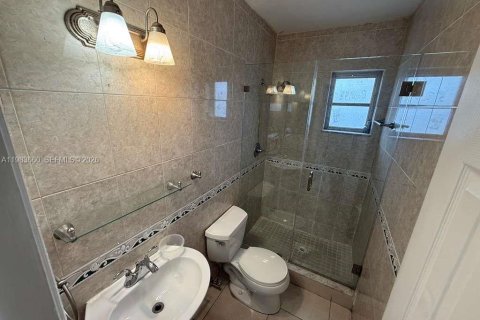 Снять в аренду кондоминиум в Опа-Локка, Флорида 3 спальни, 95.13м2, № 2049440 - фото 7