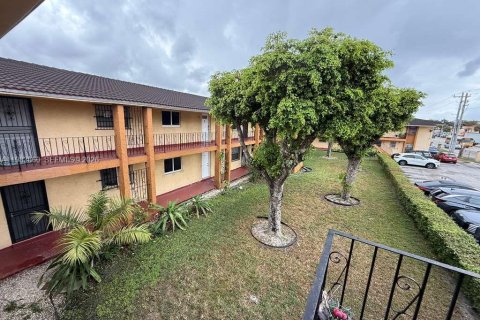 Снять в аренду кондоминиум в Опа-Локка, Флорида 3 спальни, 95.13м2, № 2049440 - фото 15