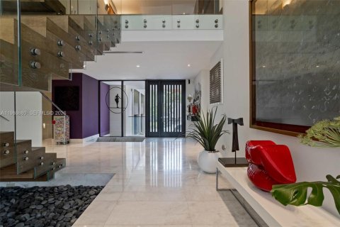 Купить виллу или дом в Ки-Бискейн, Флорида 6 спален, 484.58м2, № 2049506 - фото 10