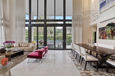 Купить виллу или дом в Ки-Бискейн, Флорида 6 спален, 484.58м2, № 2049506 - фото 4