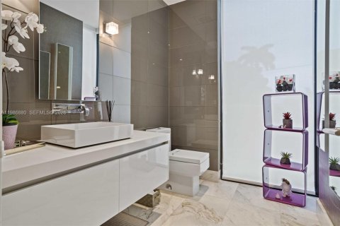 Купить виллу или дом в Ки-Бискейн, Флорида 6 спален, 484.58м2, № 2049506 - фото 22