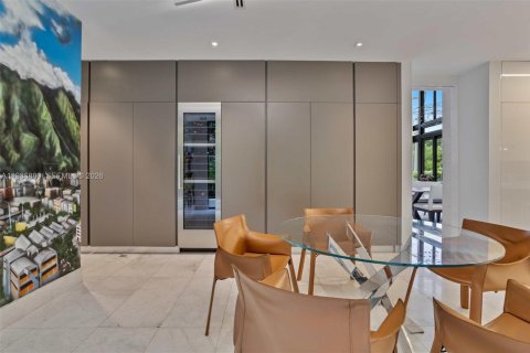 Купить виллу или дом в Ки-Бискейн, Флорида 6 спален, 484.58м2, № 2049506 - фото 13