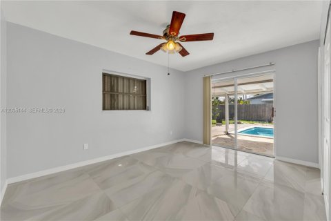 House in Cutler Bay, Florida 3 bedrooms, 123.65 sq.m. № 2087863 - photo 22