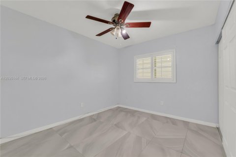 House in Cutler Bay, Florida 3 bedrooms, 123.65 sq.m. № 2087863 - photo 17
