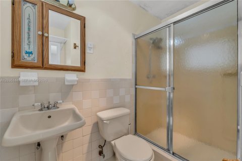 House in Cutler Bay, Florida 3 bedrooms, 123.65 sq.m. № 2087863 - photo 24
