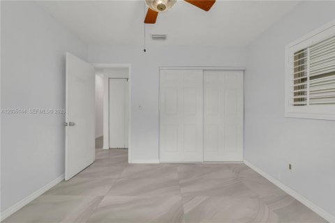 House in Cutler Bay, Florida 3 bedrooms, 123.65 sq.m. № 2087863 - photo 21