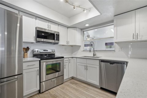 Casa en venta en Dunedin, Florida, 3 dormitorios, 183.39 m2 № 2230871 - foto 9