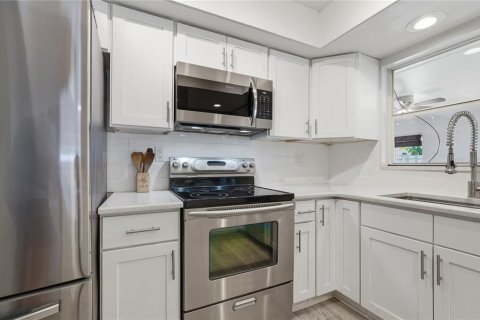Casa en venta en Dunedin, Florida, 3 dormitorios, 183.39 m2 № 2230871 - foto 10