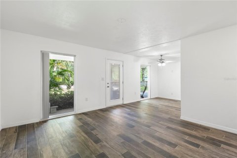 Villa ou maison à vendre à Saint Petersburg, Floride: 3 chambres, 99.87 m2 № 1831208 - photo 5
