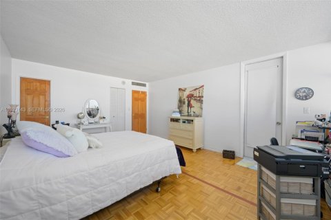 Copropriété à vendre à Hallandale Beach, Floride: 1 chambre, 89.93 m2 № 2090704 - photo 15