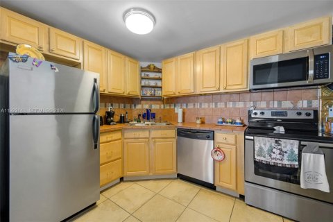 Copropriété à vendre à Hallandale Beach, Floride: 1 chambre, 89.93 m2 № 2090704 - photo 4
