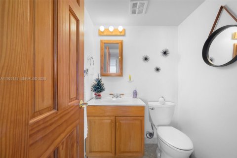 Copropriété à vendre à Hallandale Beach, Floride: 1 chambre, 89.93 m2 № 2090704 - photo 13