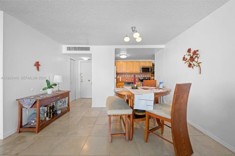 Copropriété à vendre à Hallandale Beach, Floride: 1 chambre, 89.93 m2 № 2090704 - photo 12
