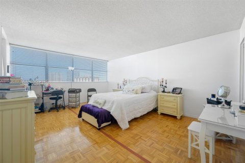Copropriété à vendre à Hallandale Beach, Floride: 1 chambre, 89.93 m2 № 2090704 - photo 14