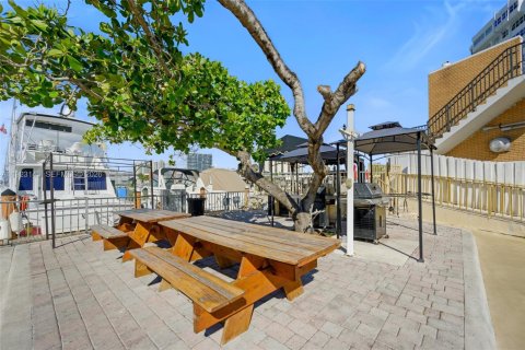 Copropriété à vendre à Hallandale Beach, Floride: 1 chambre, 89.93 m2 № 2090704 - photo 24