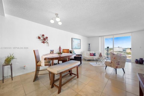 Copropriété à vendre à Hallandale Beach, Floride: 1 chambre, 89.93 m2 № 2090704 - photo 8