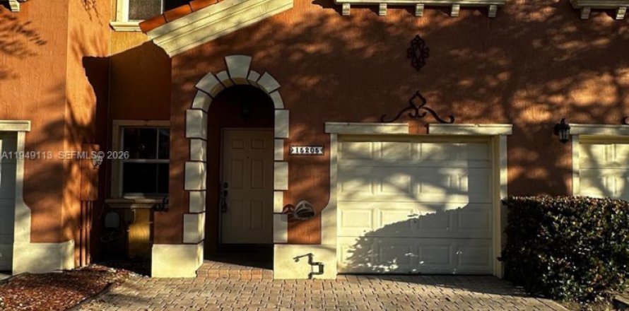 Таунхаус в Майами, Флорида 3 спальни, 158.31м2 № 2004883