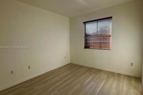 Снять в аренду таунхаус в Майами, Флорида 3 спальни, 158.31м2, № 2004883 - фото 30