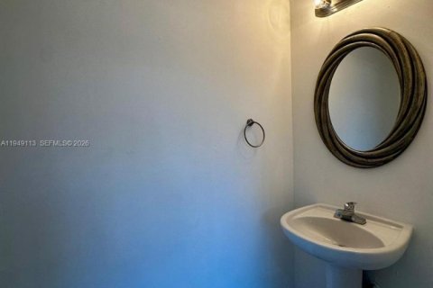 Снять в аренду таунхаус в Майами, Флорида 3 спальни, 158.31м2, № 2004883 - фото 8