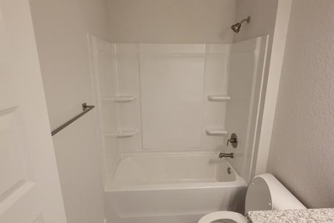 Villa ou maison à louer à Ocala, Floride: 4 chambres, 151.9 m2 № 2091873 - photo 6
