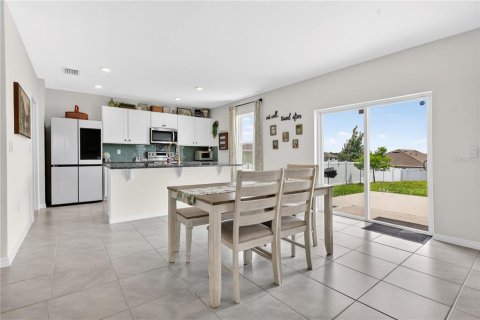 House in Clermont, Florida 4 bedrooms, 232.72 sq.m. № 2104745 - photo 11