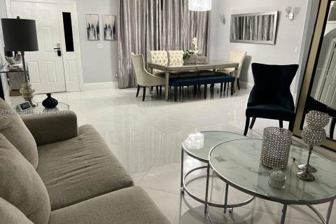 Casa en venta en St. Lucie, Florida, 4 dormitorios, 222.22 m2 № 2030552 - foto 6